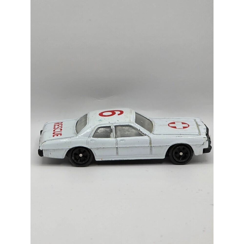 Vintage Unbranded Rescue Car Toy Diecast White Red '6' Classic Vehicle